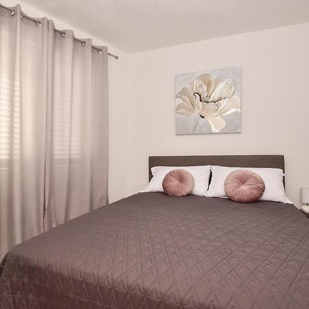 Apartman Luka イグラネ エクステリア 写真