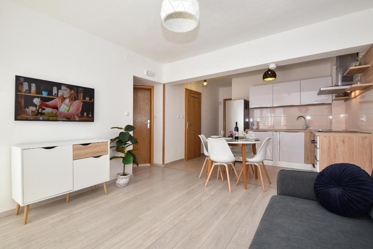 Apartman Luka イグラネ エクステリア 写真
